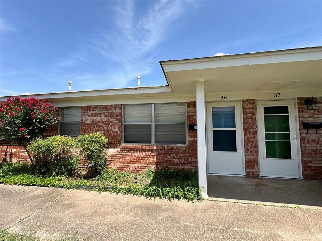 This duplex unit is just east of the University of Oklahoma intramural fields. The living room and bedrooms have vinyl flooring. The living room has built-in bookshelves, and a large window that lets in lots of natural light. There is access to the backyard through the kitchen. The kitchen has a refrigerator, stove, and dishwasher. A stackable washer and dryer are provided. This is a no-pets and non-smoking home. The new lease ends May 31st, 2026. The security deposit is $925. Please note: The images shown represent the general layout and features of the apartment type, but the actual unit may vary. We encourage you to schedule a tour to see the specific units available.