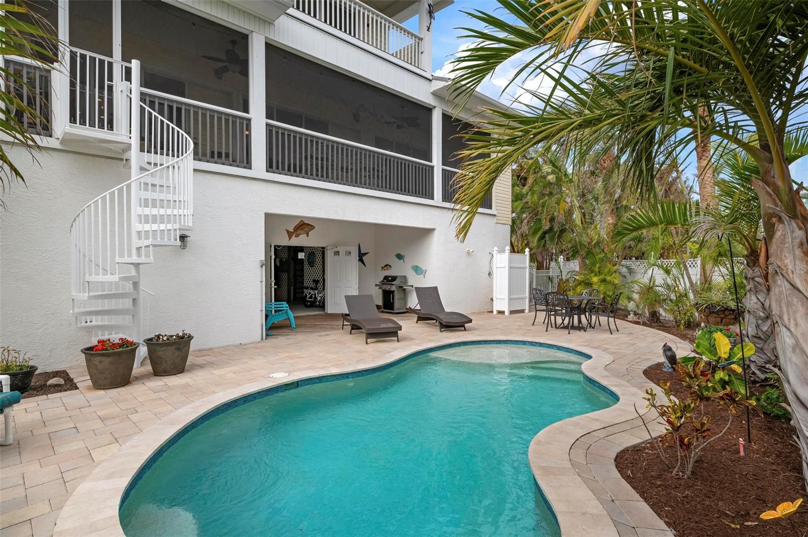 727 Holly Road