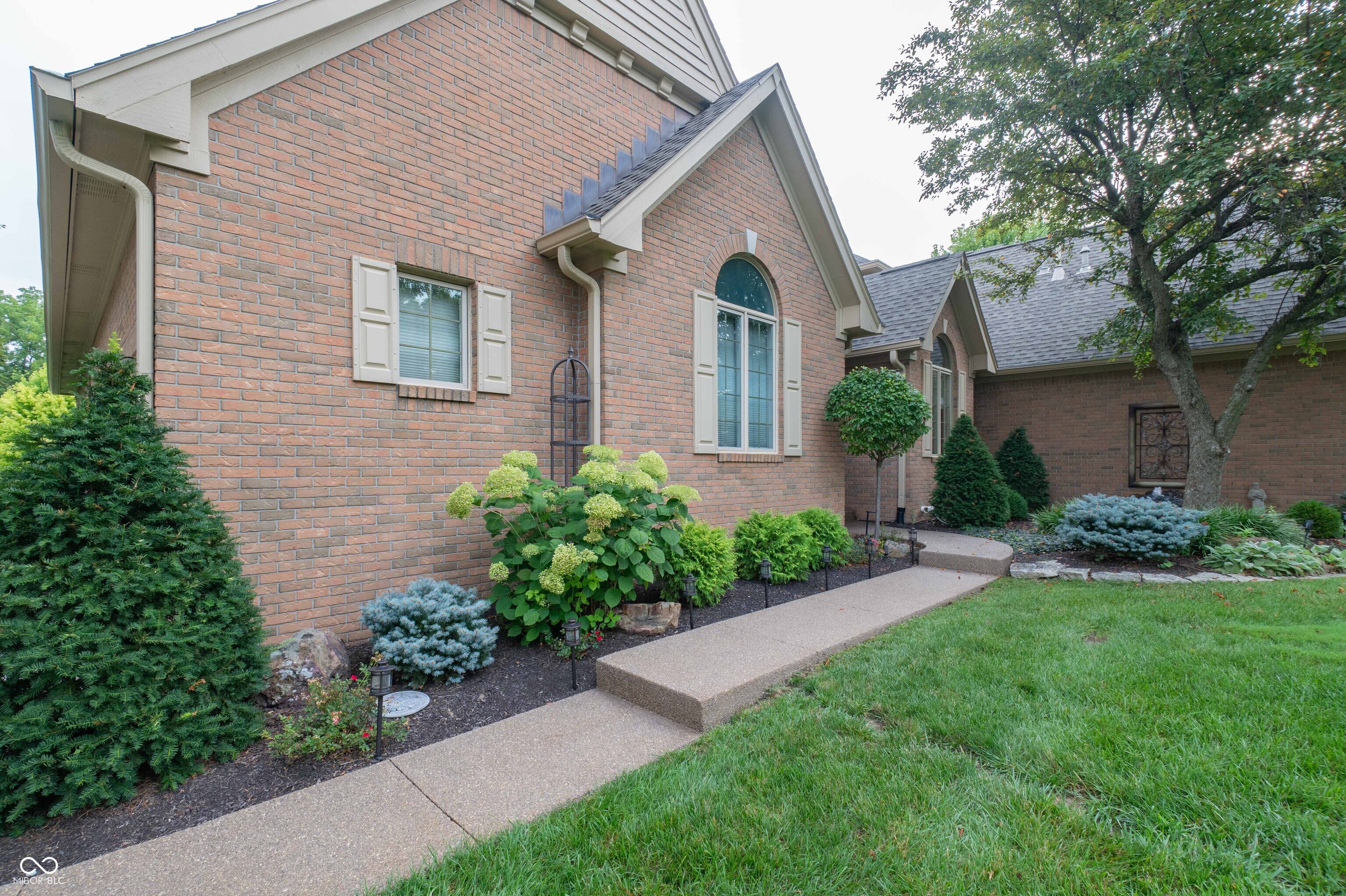 1851 Broadleaf Court