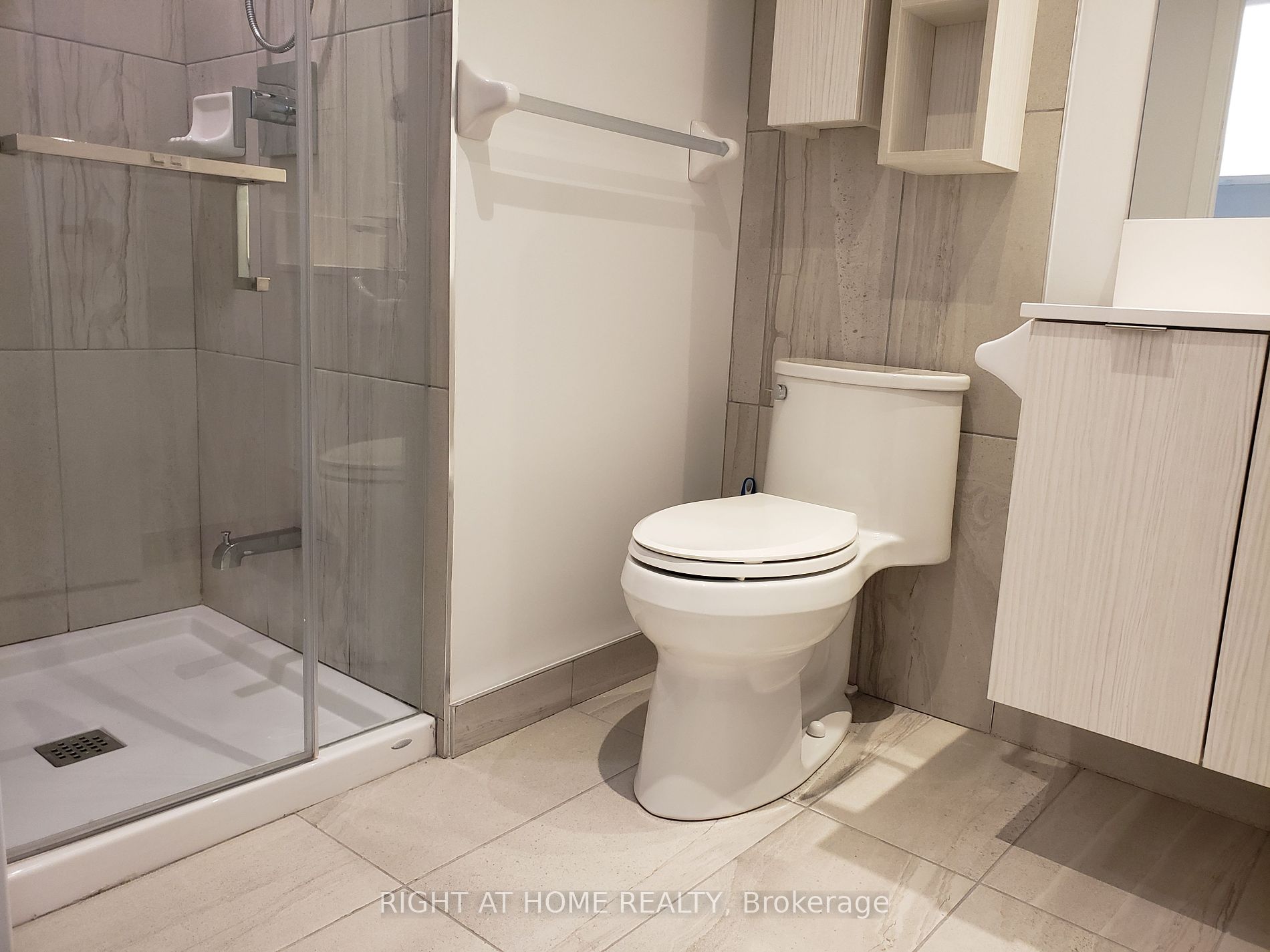 195 Redpath Ave 2202