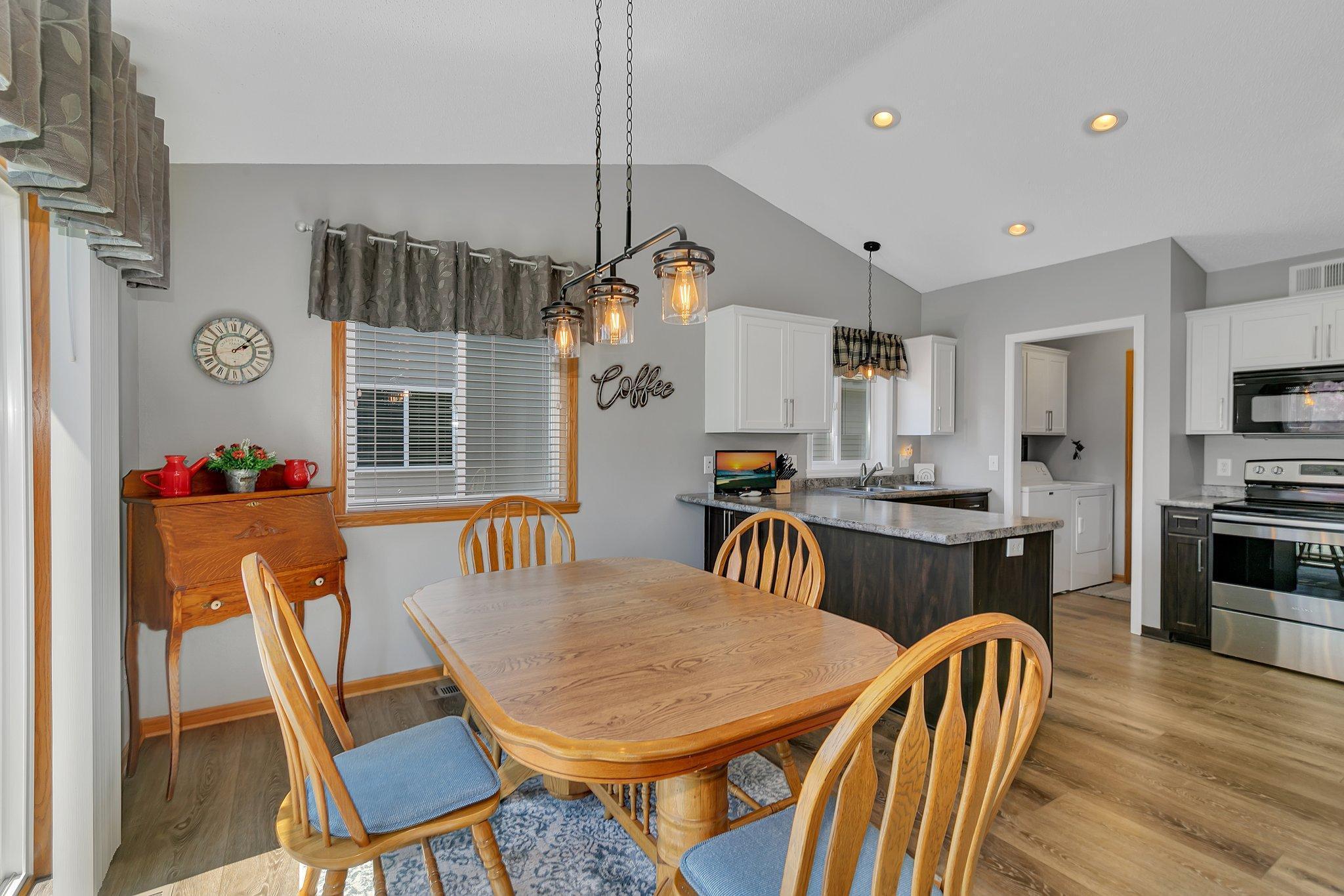 223 Glenview Loop