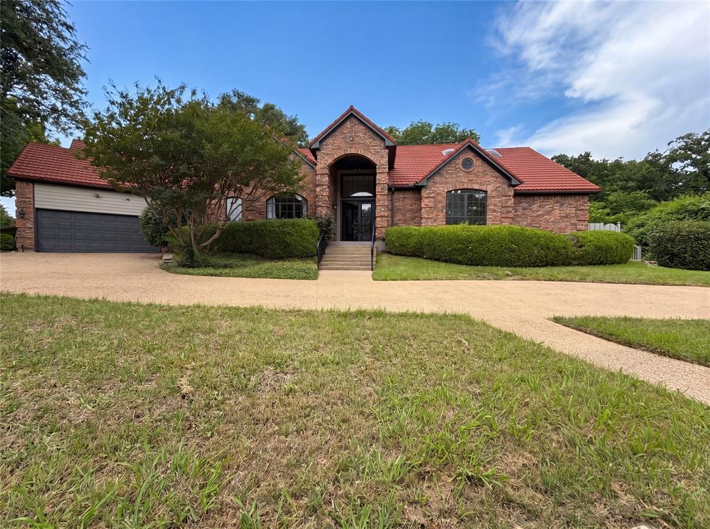 INCREDIBLE BUYER INCENTIVES: $10500 MORTGAGE CONCESSION. Seller will pay $10500 at closing towards your interest rate buydown if you finance with Opendoor Home Loans LLC.Meet 2405 Castle Rock Rd, arranged for everyday practicality with a comfortable flow throughout. A central fireplace adds warmth, while the kitchen features all stainless steel appliances and an accent backsplash. The primary bedroom contains a walk in closet, and its bathroom includes double sinks along with a separate tub and shower. Exterior elements provide a fenced in backyard, a deck, and a private in ground pool. This property blends comfort and outdoor enjoyment perfectly. Home comes with a 100-Day Home Warranty and a 7-Day Home Test Drive to move in 7 days early for free