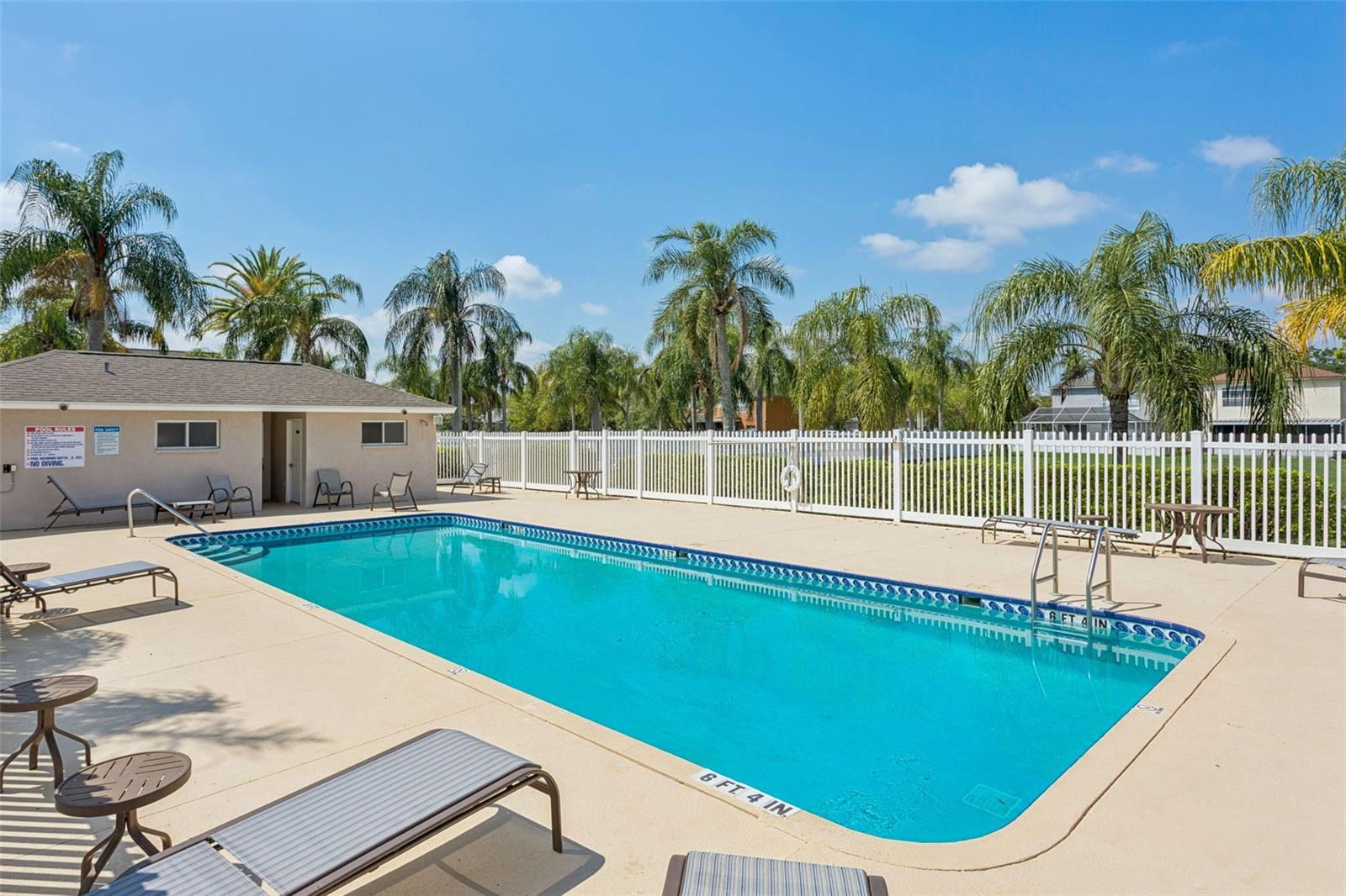425 Kensington Lake Circle