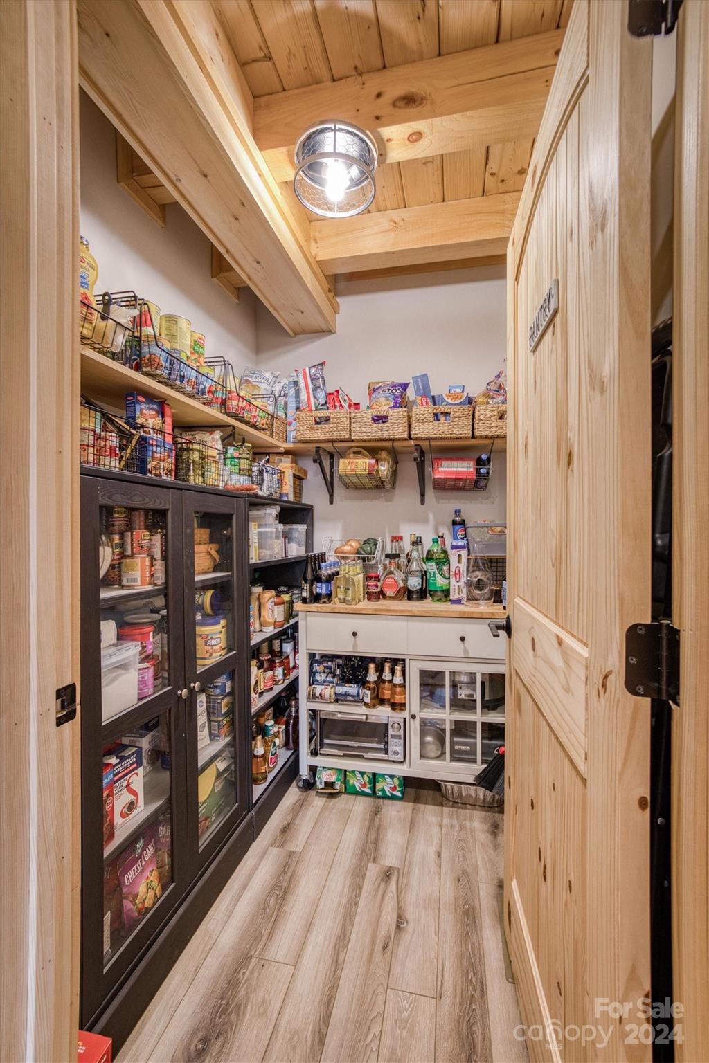 210 Grandview Loop