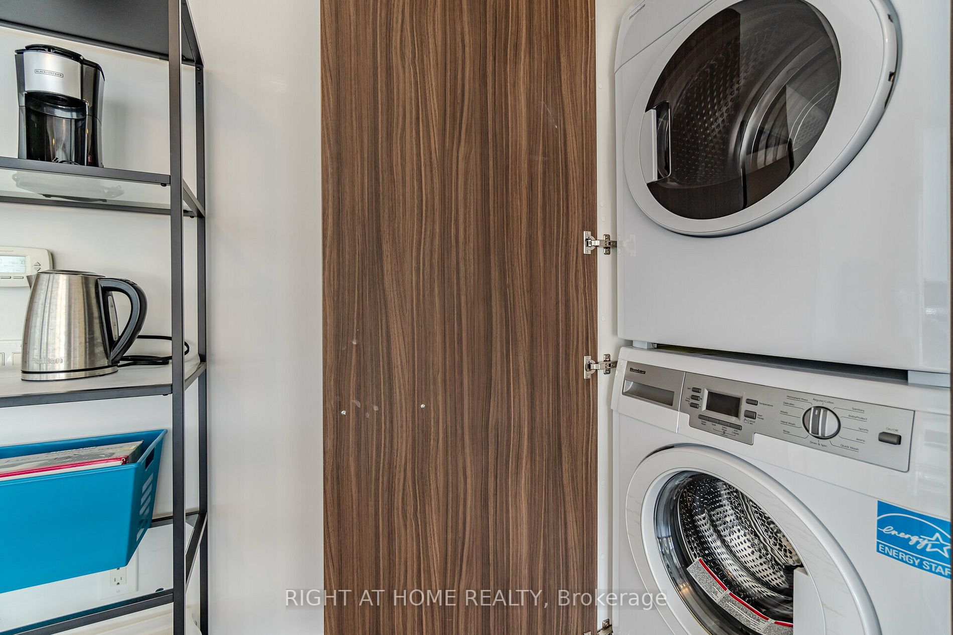 45 E Charles St 3910