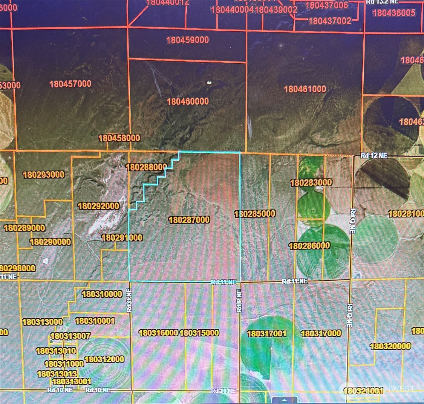 589 acres of ground North of Moses Lake and adjacent to federal land.  382 dryland that was in CRP and pulled this year.  Surface Mining rights