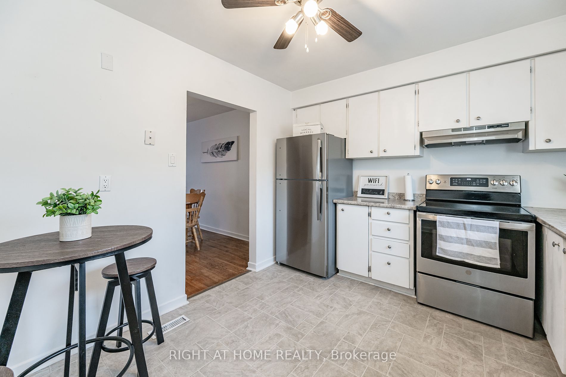 605 N Francis Rd 605