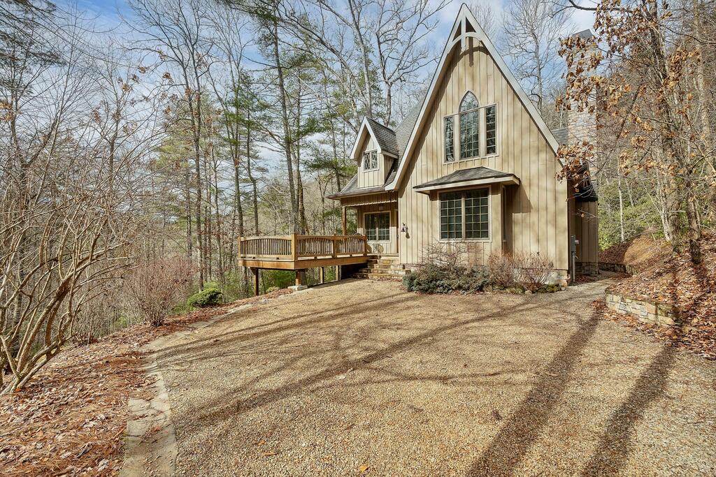 654 Brush Creek