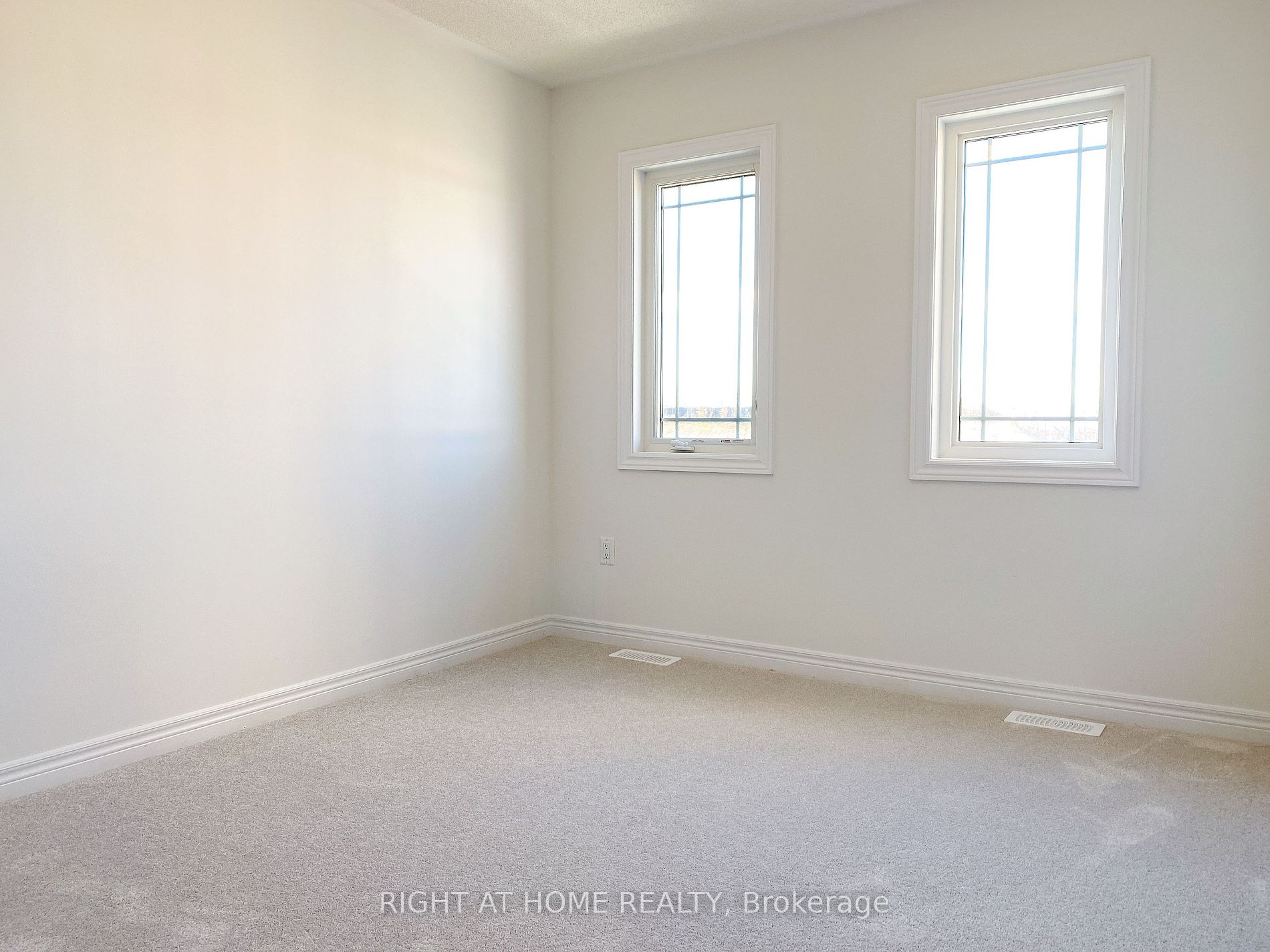 5 Milady Cres