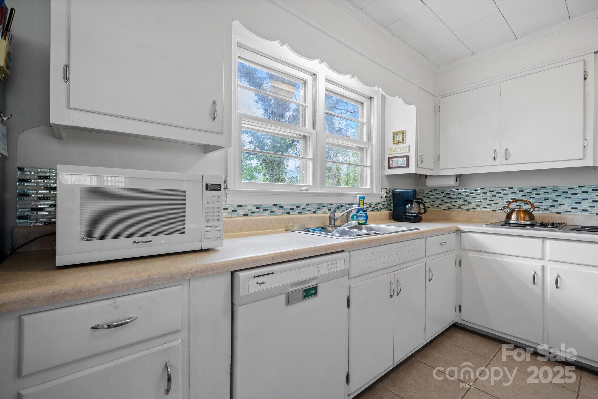 332 Swanson Drive SW