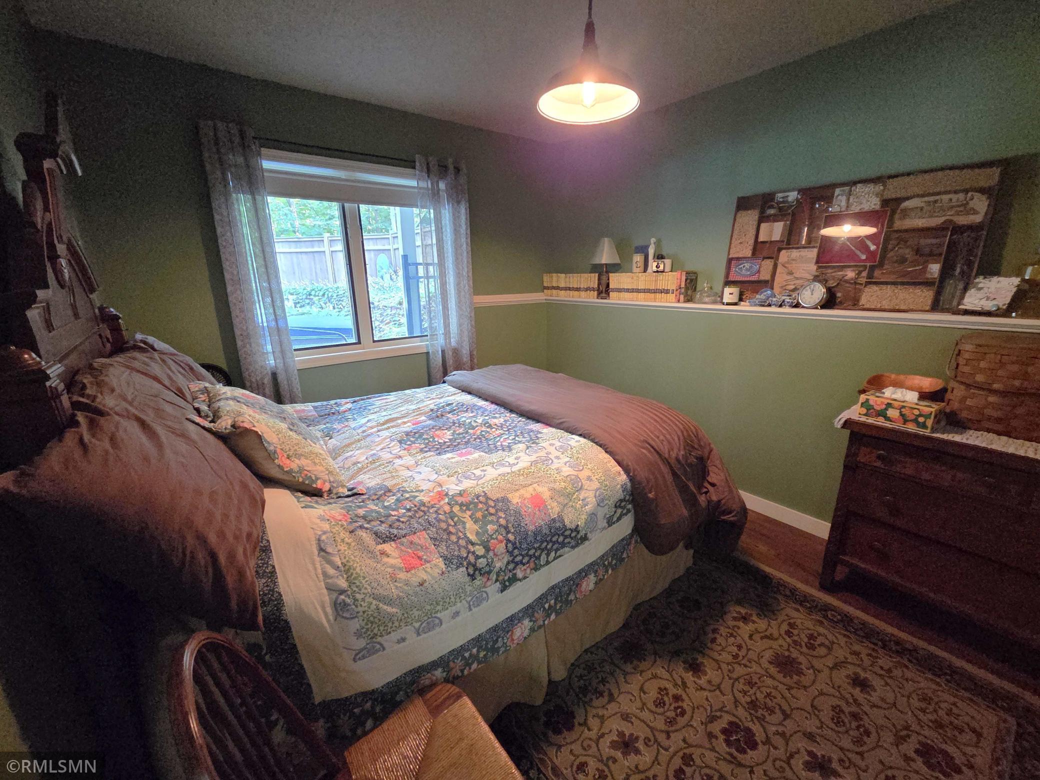 13060 Oakview Lane N