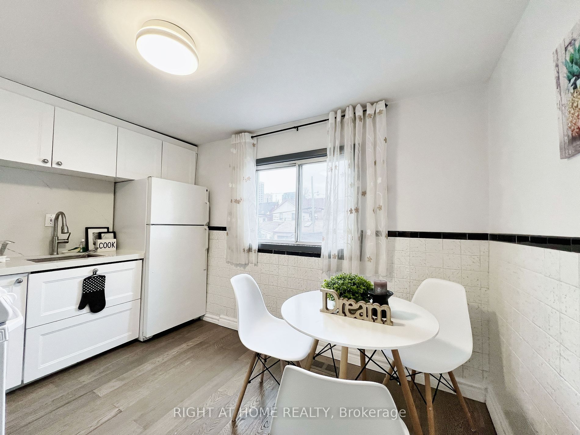 28 Fennings St