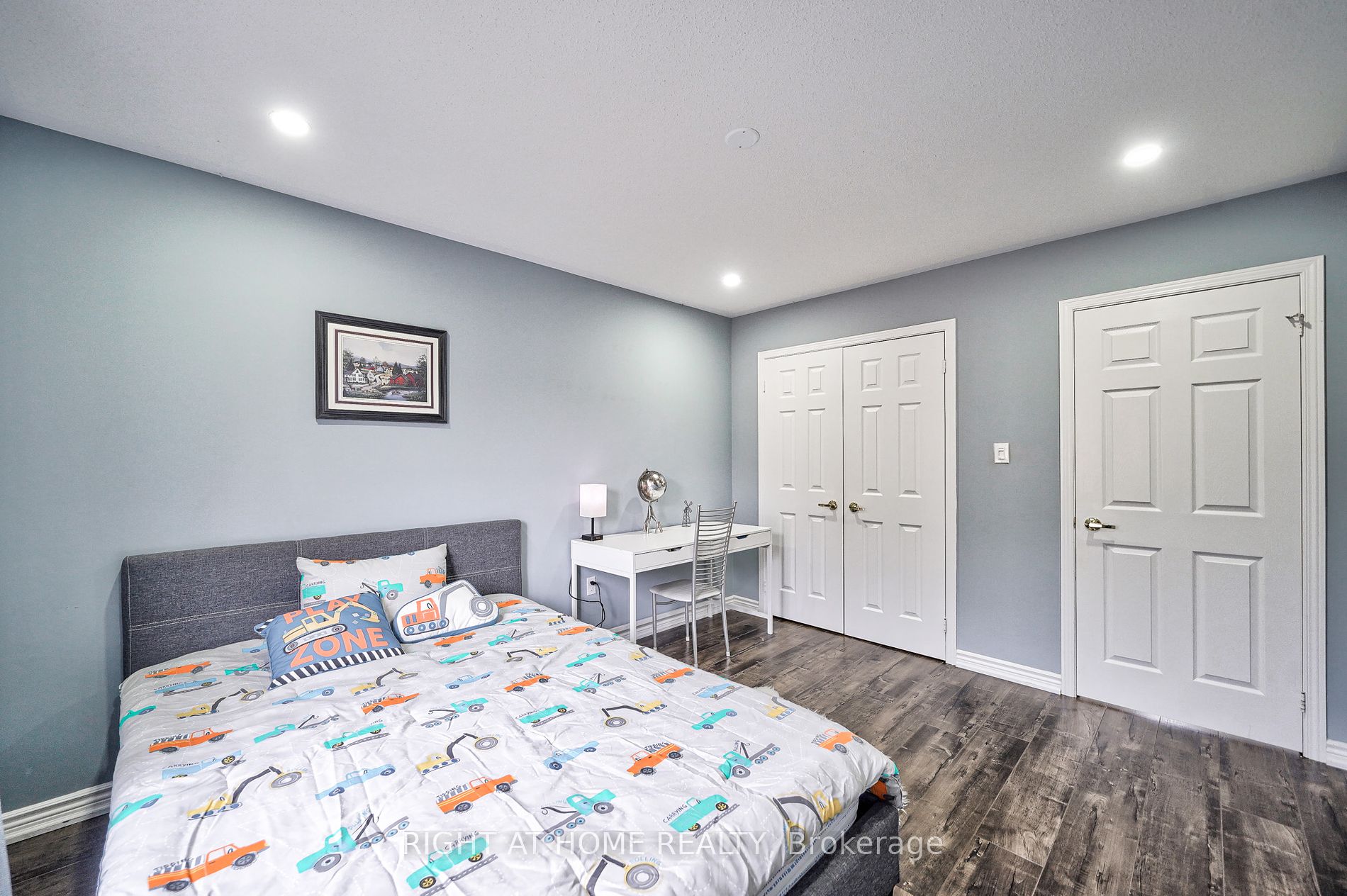398 Messure Cres