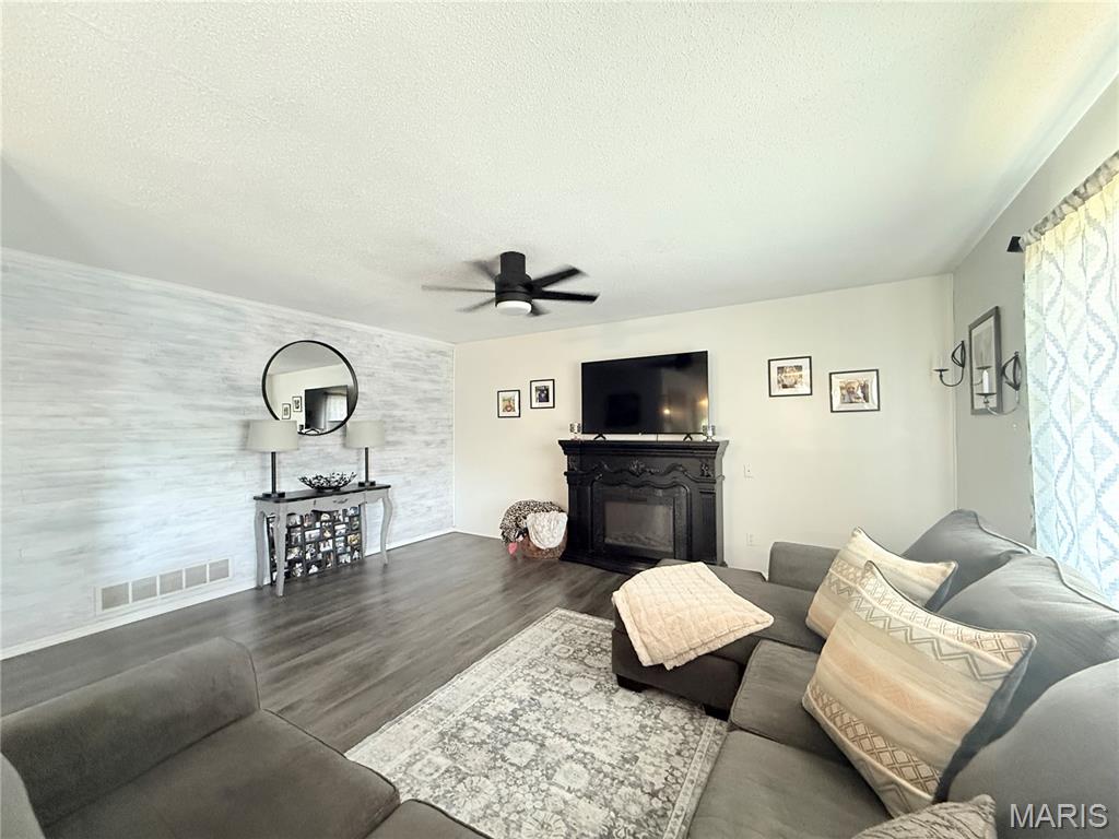 10280 Old Highway 79