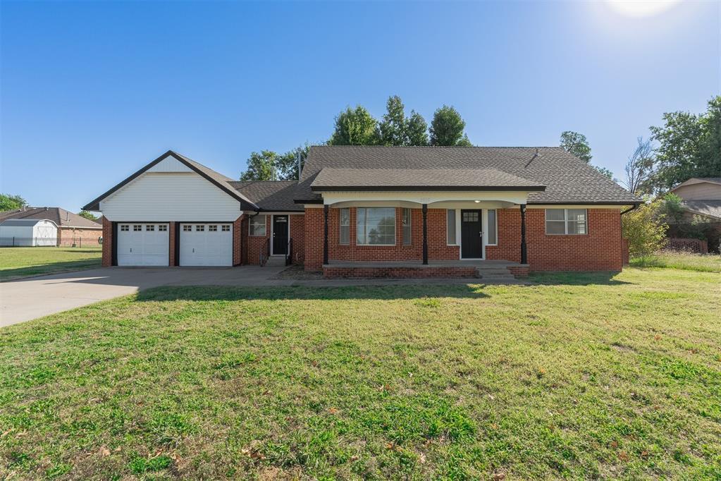 Beautiful spacious home that sits on .57 acres and surrounded by large mature trees. This home is in a great location with easy access to the highway and retail. The living room has new flooring and beautiful bay windows that pour in natural light. Enjoy a second living area and new granite countertops throughout the kitchen and bathrooms. This home offers a ton of storage space and a large backyard that is perfect for entertaining.