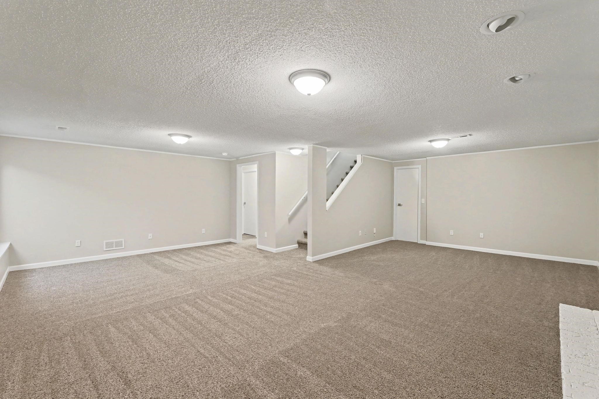 1813 N Pine Grove St