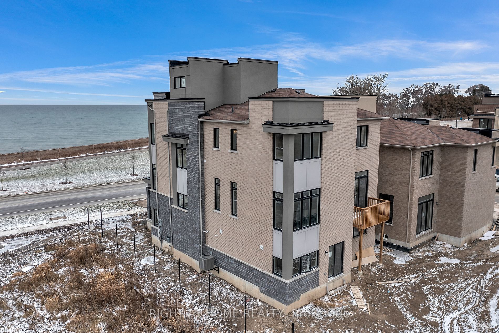 275 Port Darlington Rd