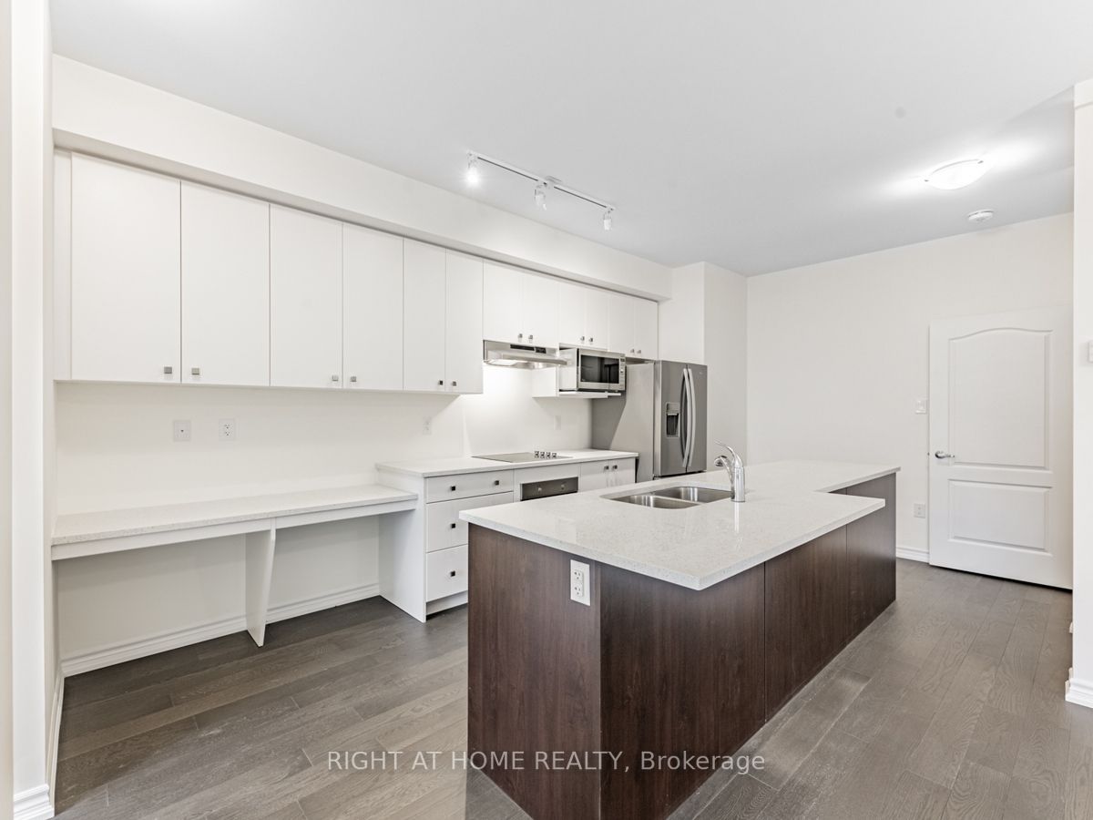 1972 Victoria Park Ave #21
