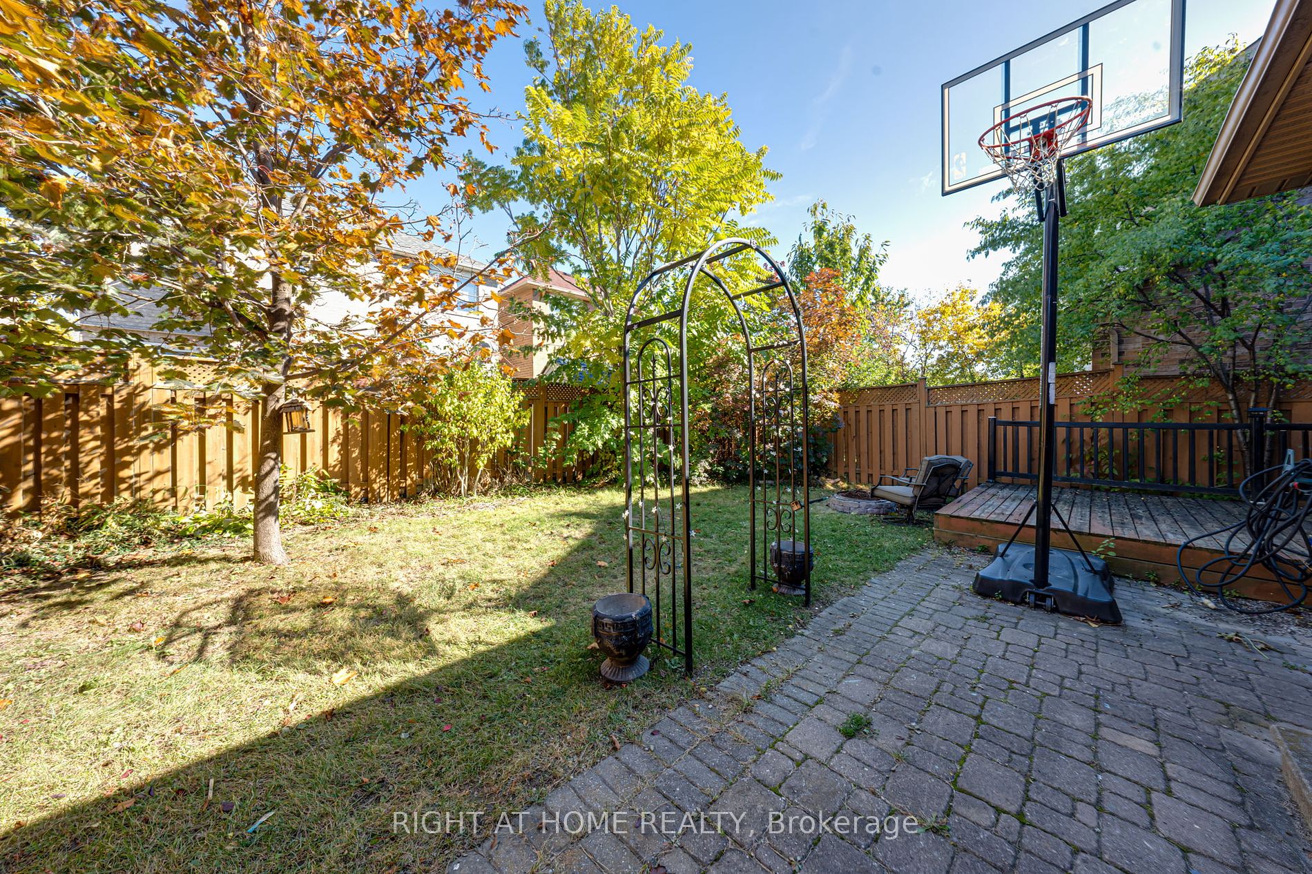 3155 Rock Harbour Rd