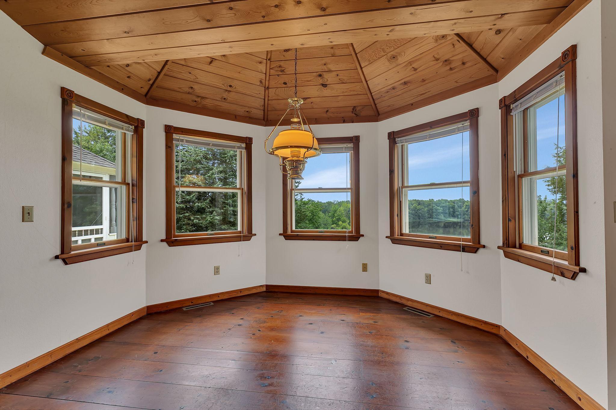 10315 Ferry Point Place NW