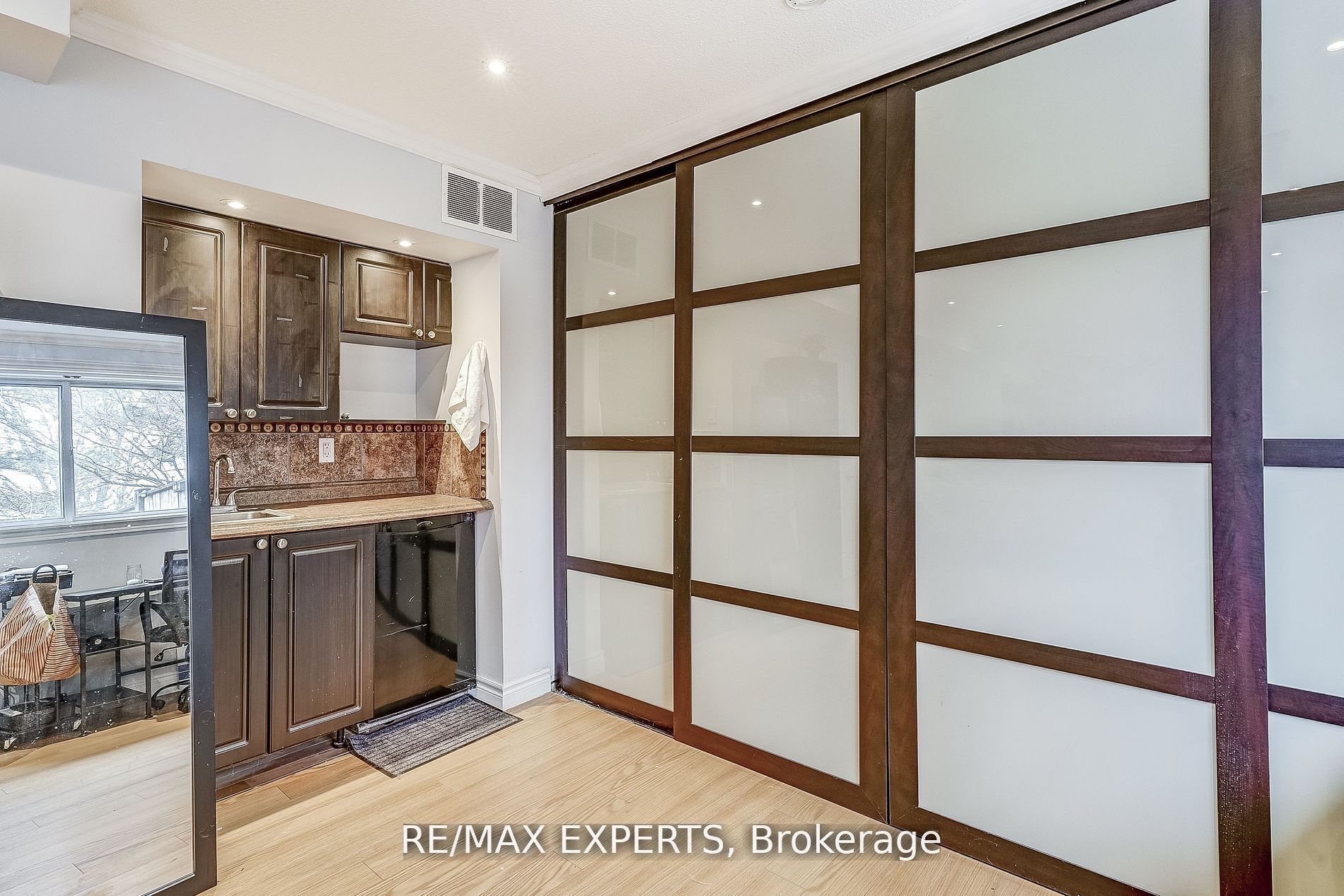 14 Poplar Cres