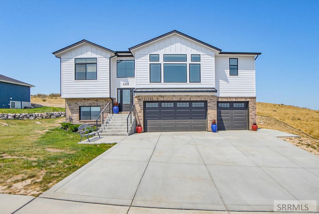 1232 Gathe Dr
