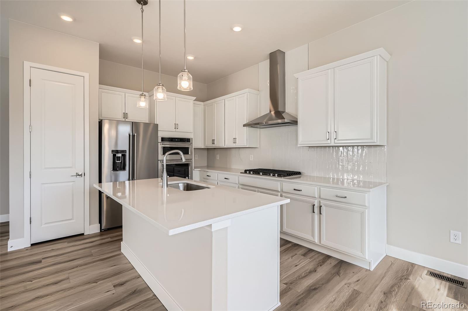 1807 Grayside Circle