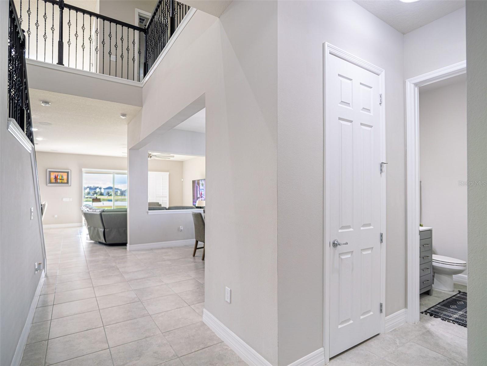 2206 Weatherly Way
