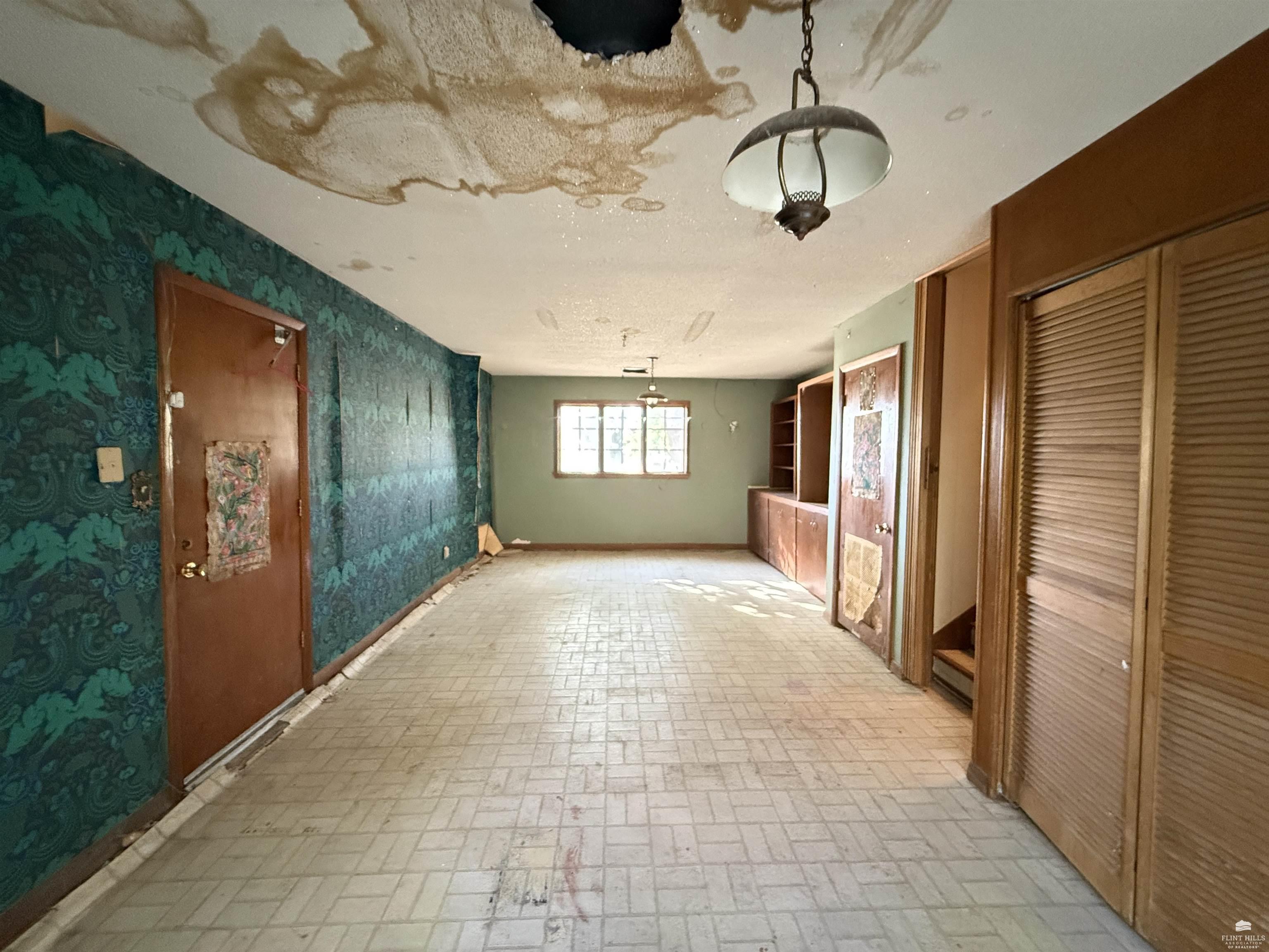 3030 Sunnyside Drive