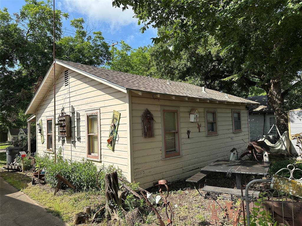 118 Woodland Avenue