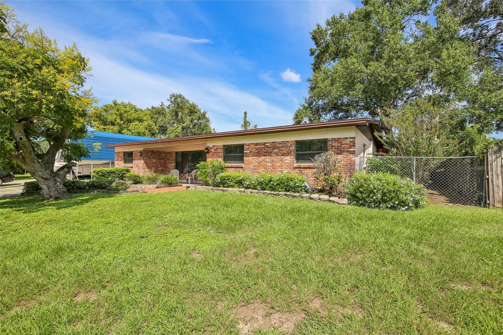 512 White Oak Avenue