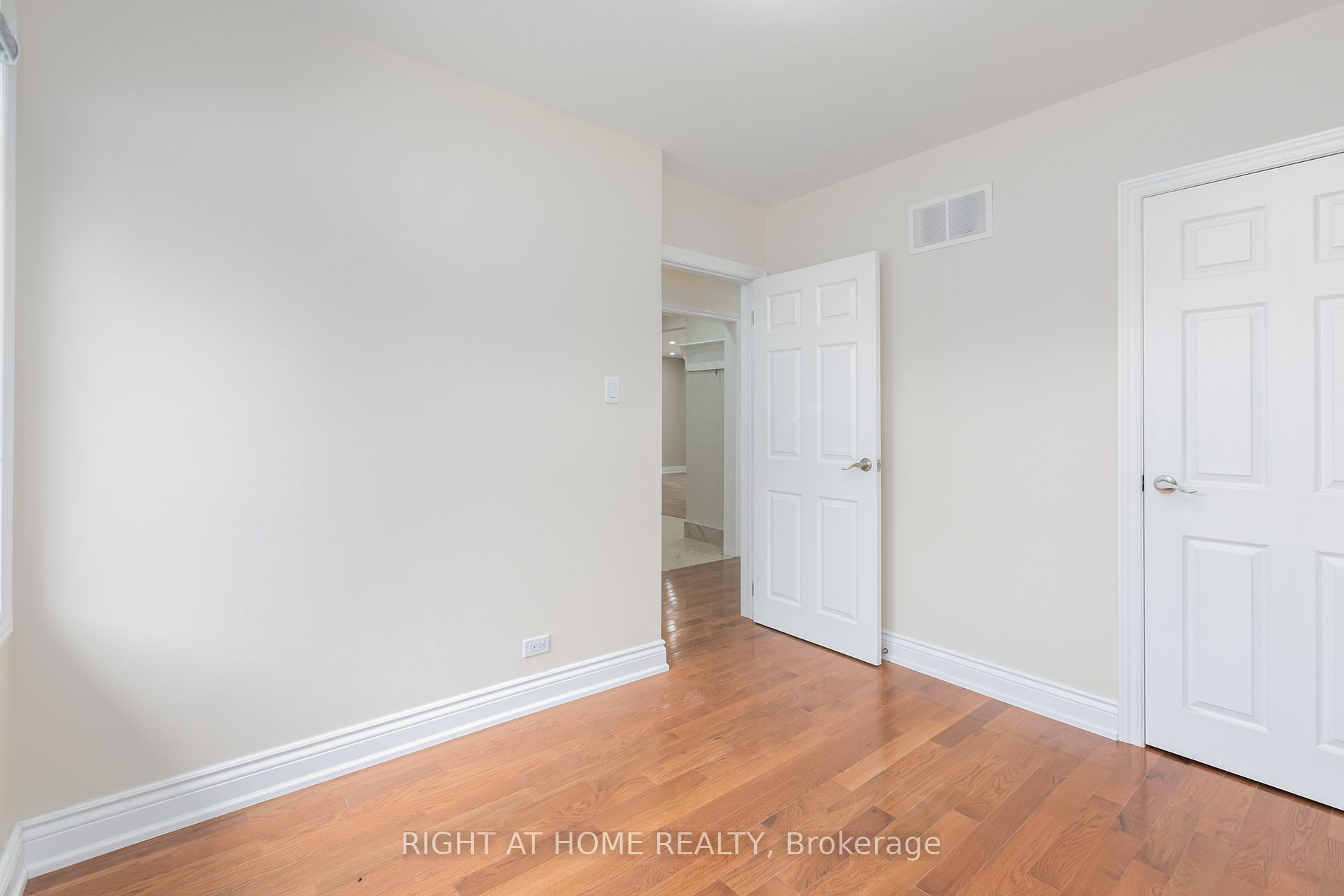 228 Greenwood Ave