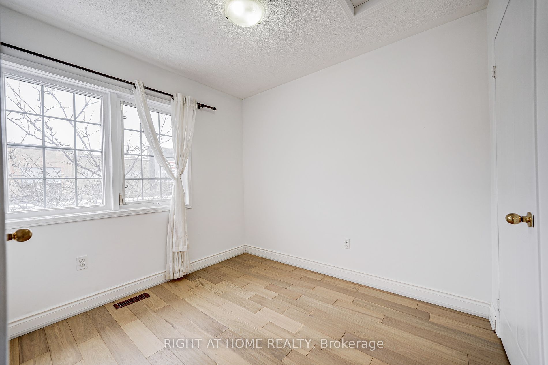 101 Weston Rd