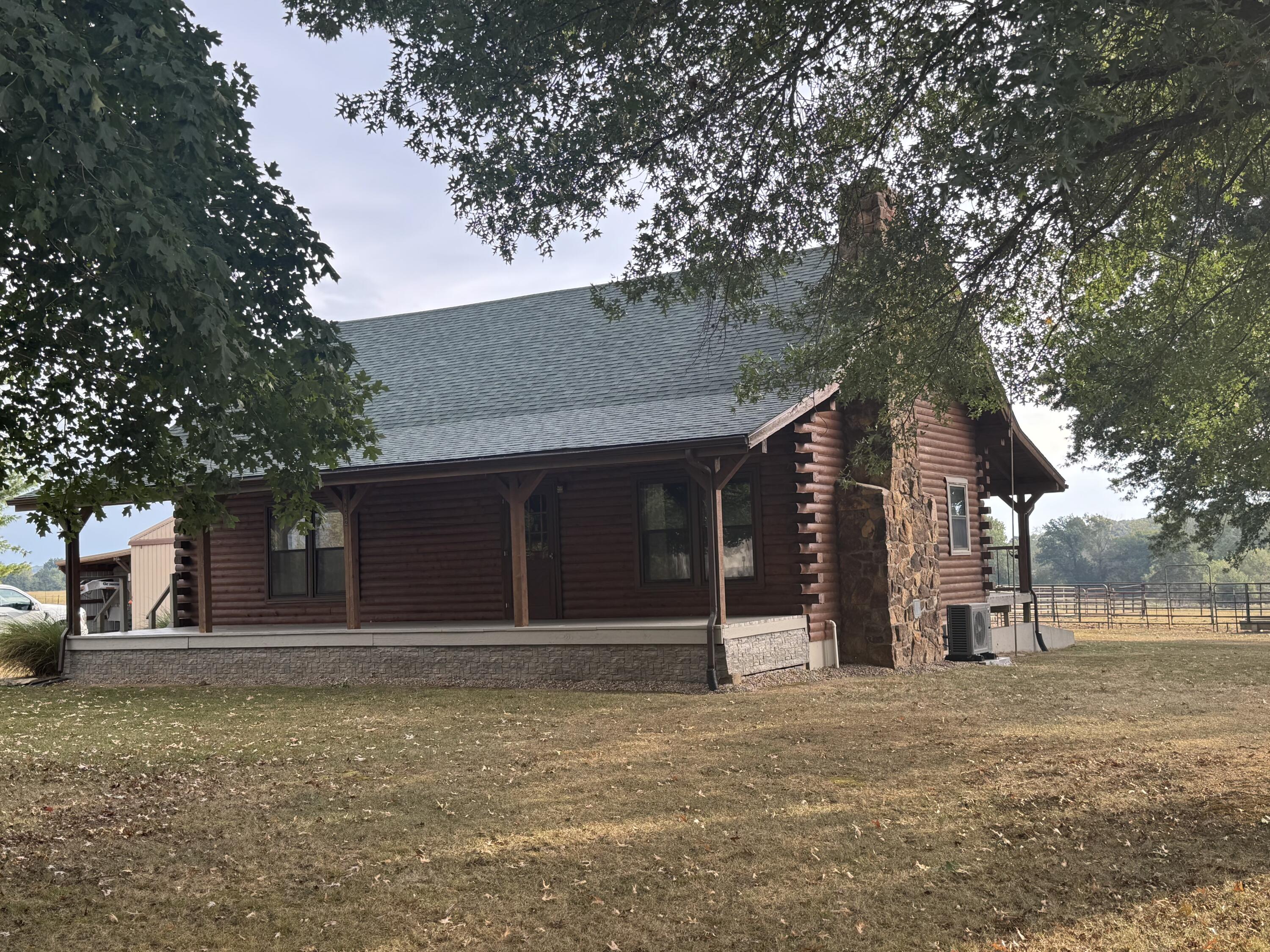 4452 S 70th Road