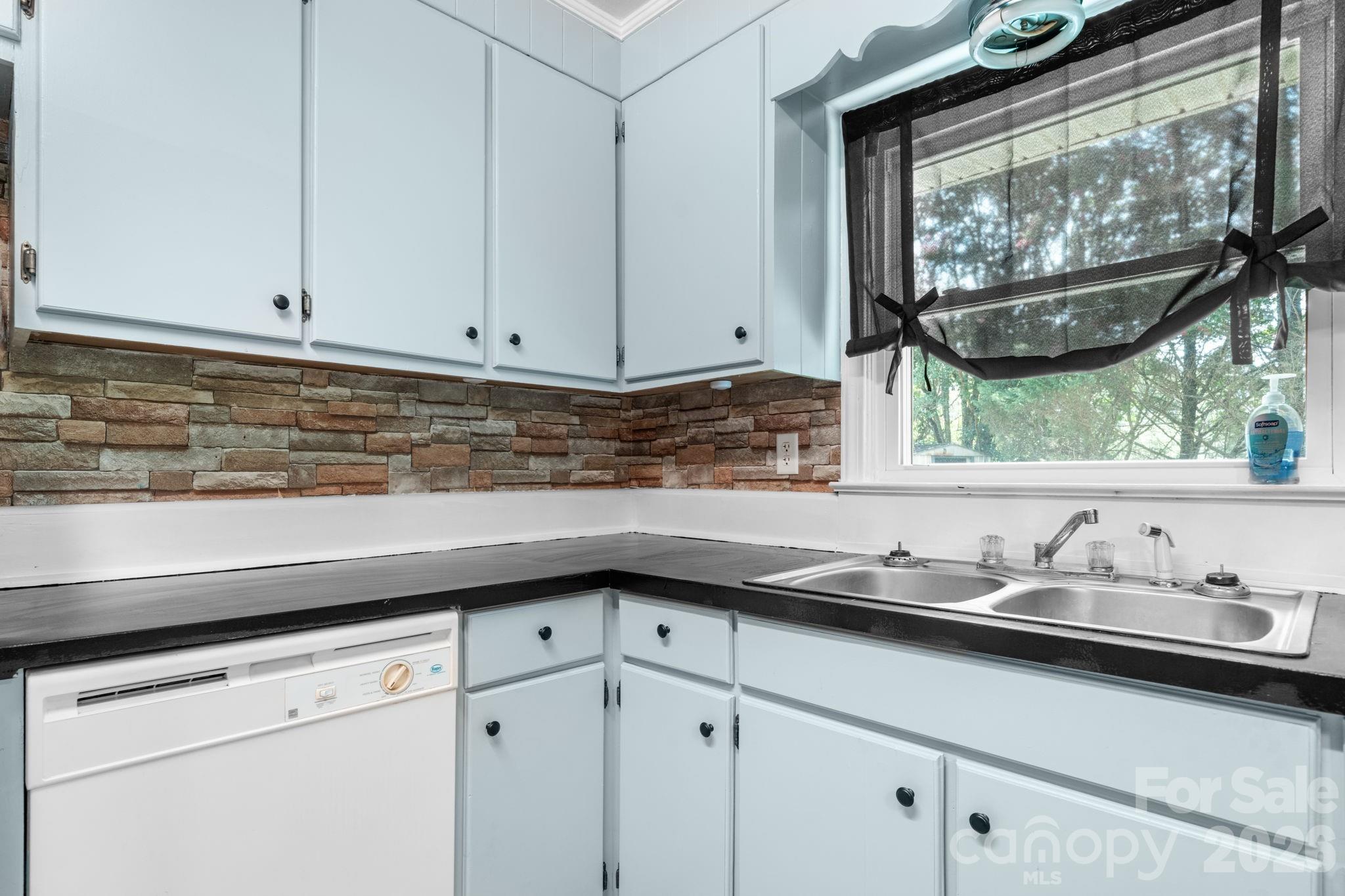 296 Pine Mountain Road