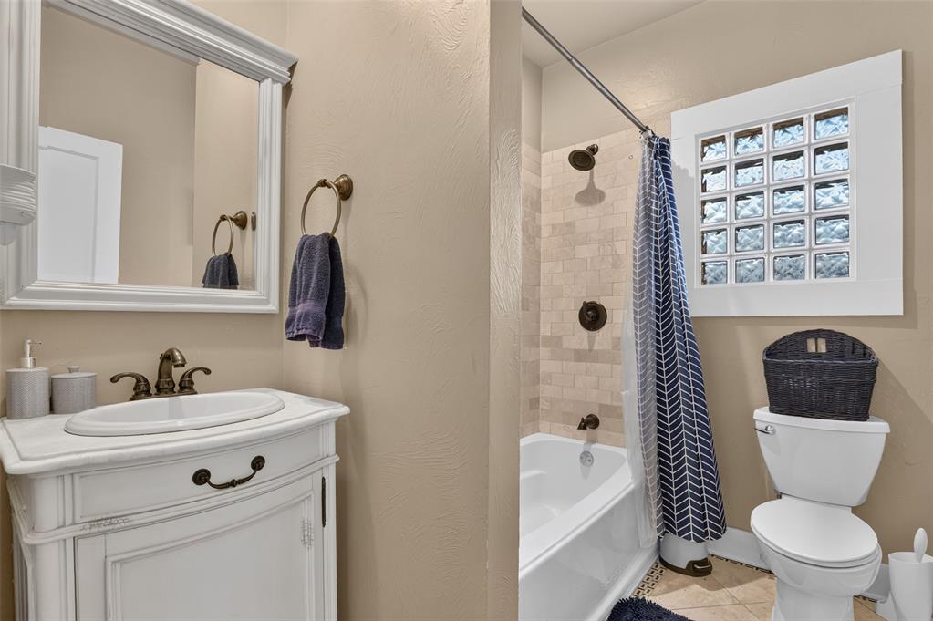 1216 NW 39th Street