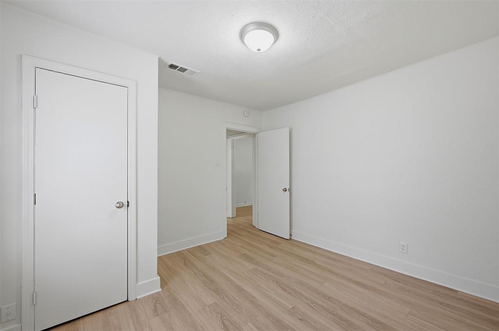 1020 W Brockett Street