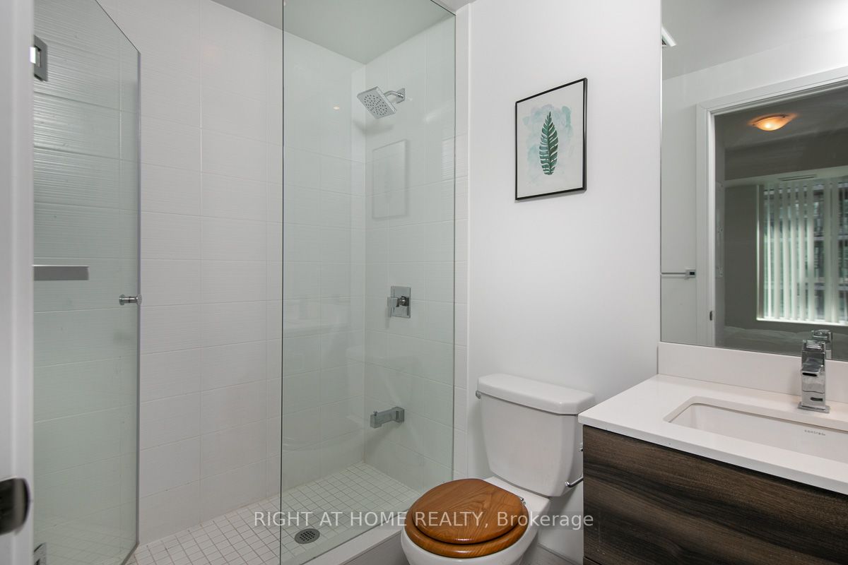 525 W Adelaide St 932