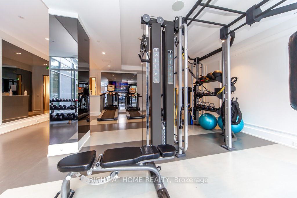 6 Parkwood Ave 317