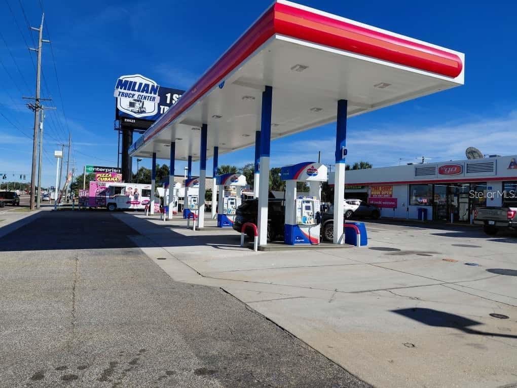 7906 W Hillsborough Avenue, Tampa, FL