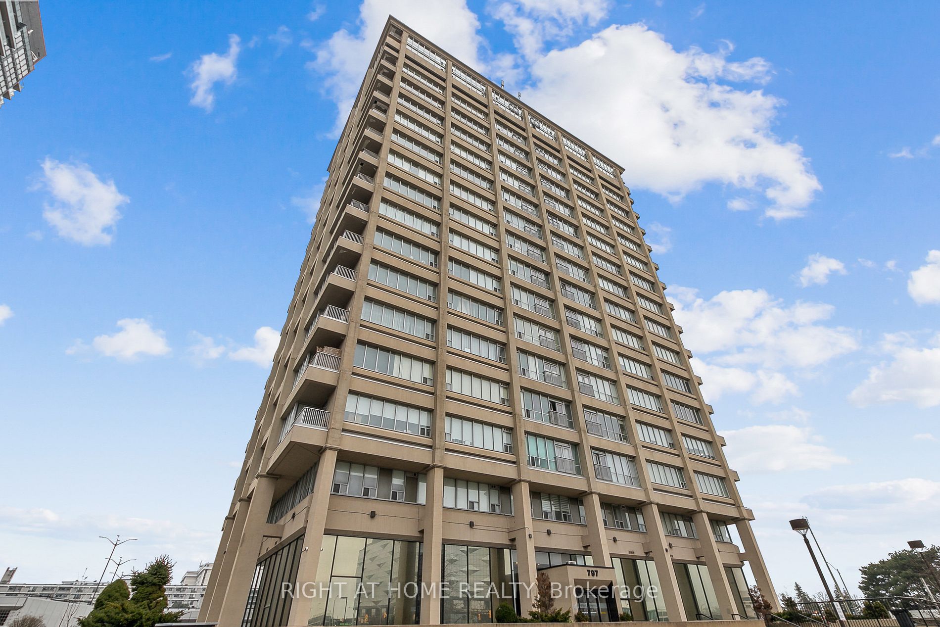 797 Don Mills Rd 802