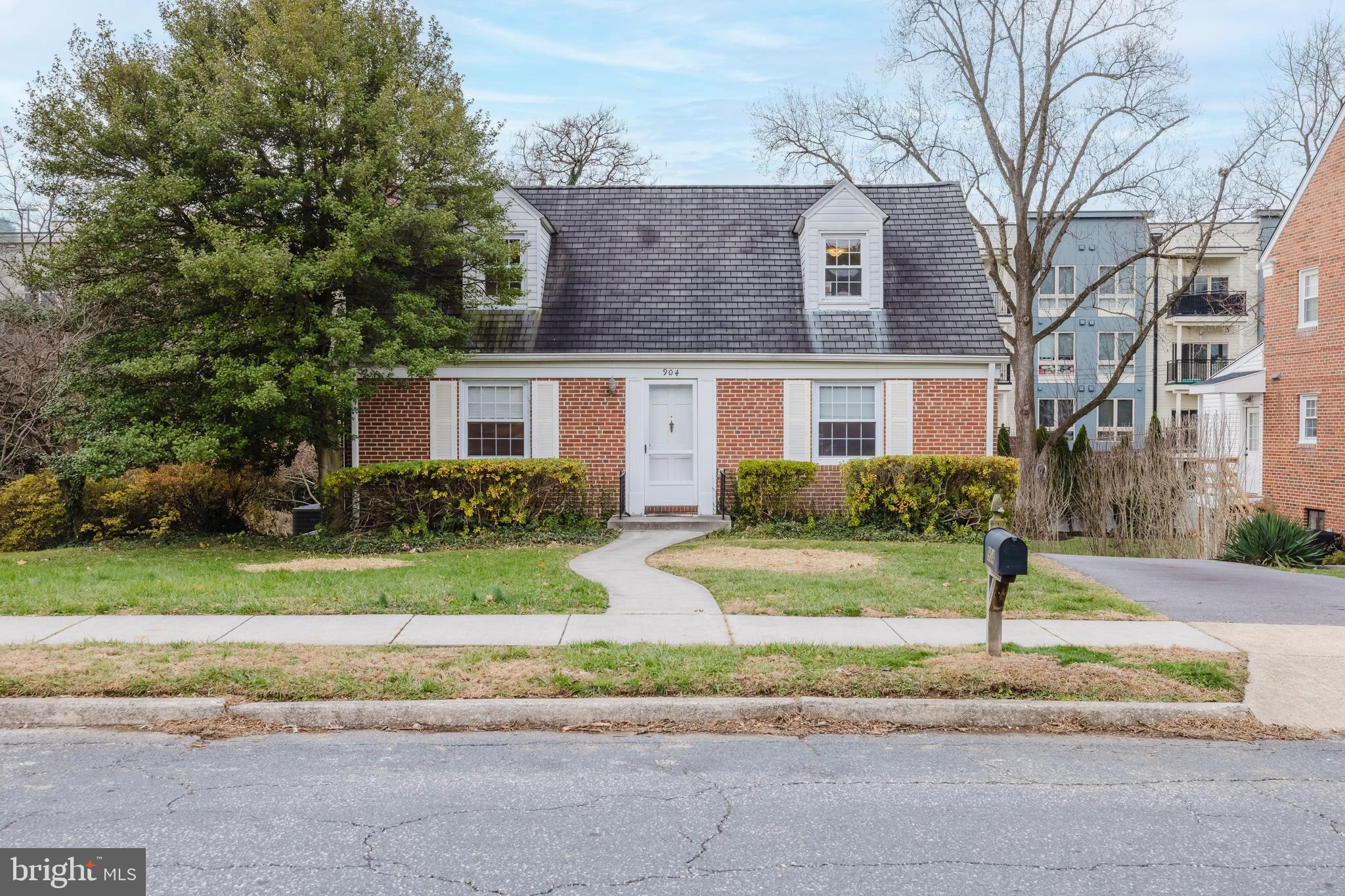 904 Locustvale Road