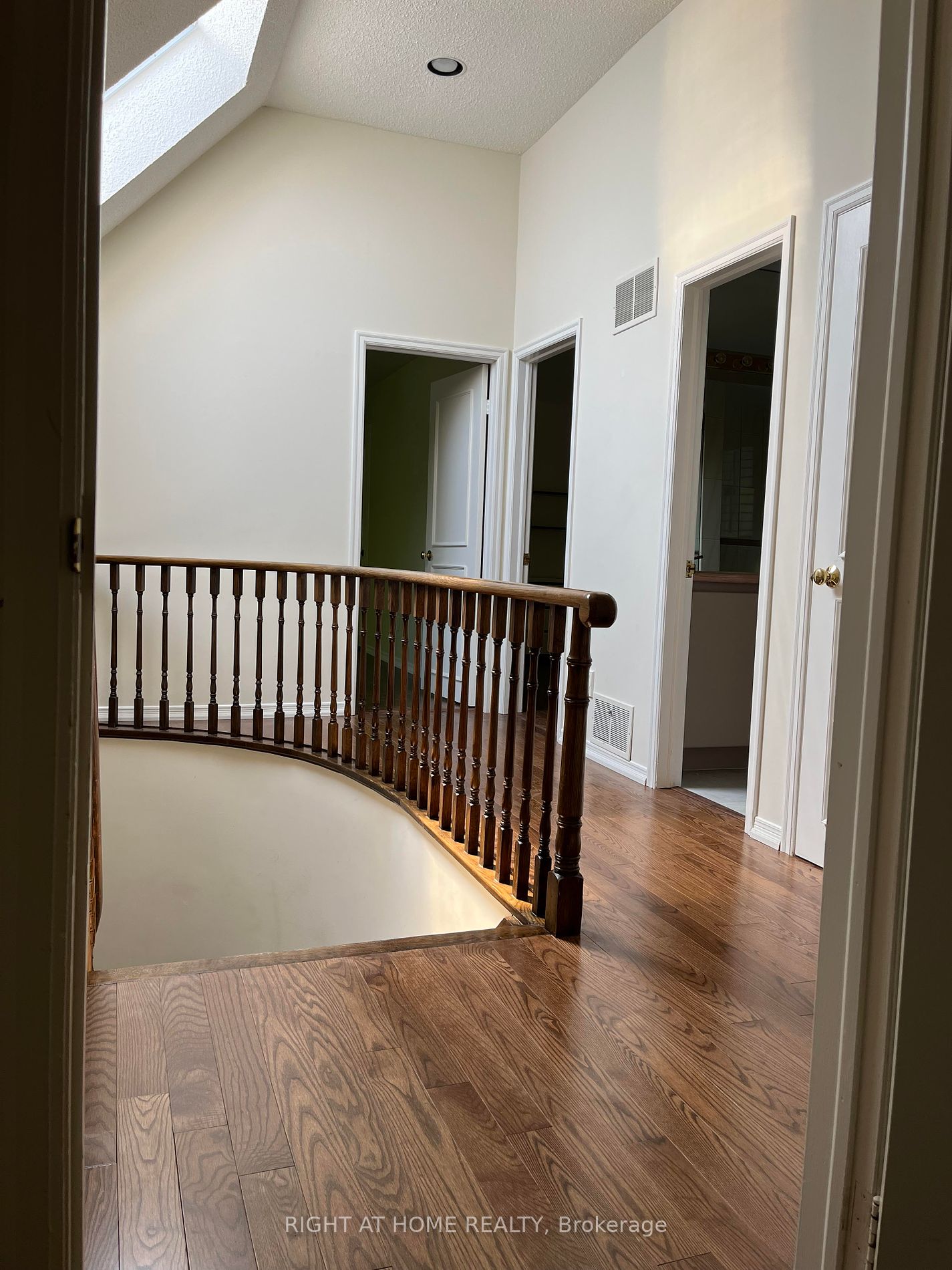 16 Fernside Crt
