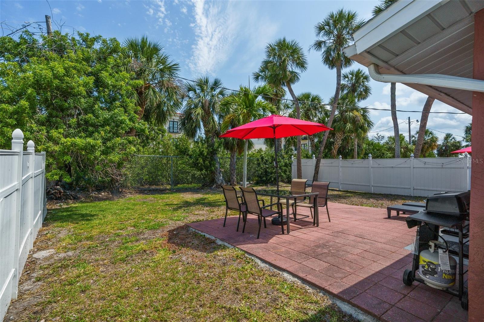 208 Peacock Lane