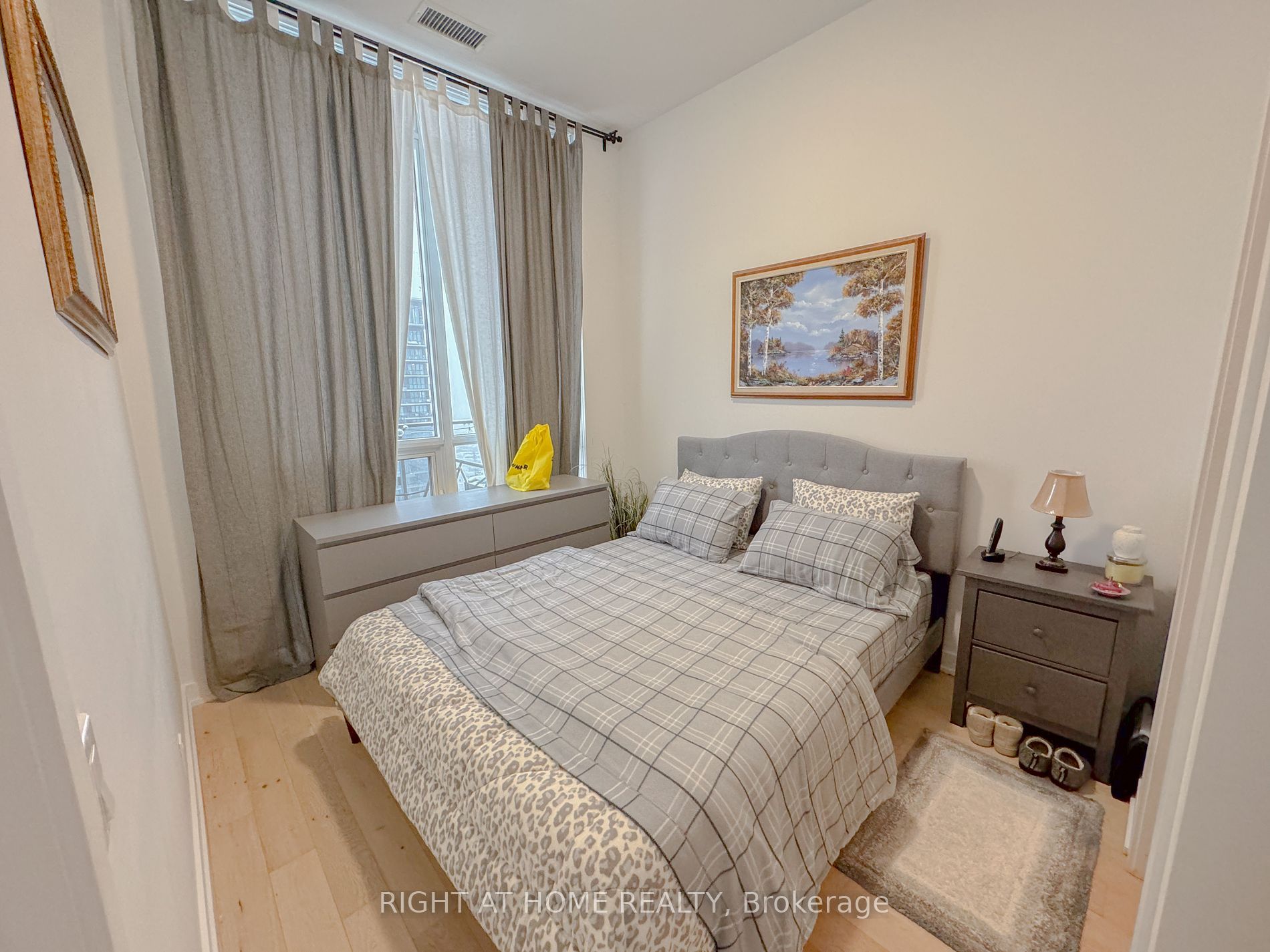 2212 W Lake Shore Blvd Ph06