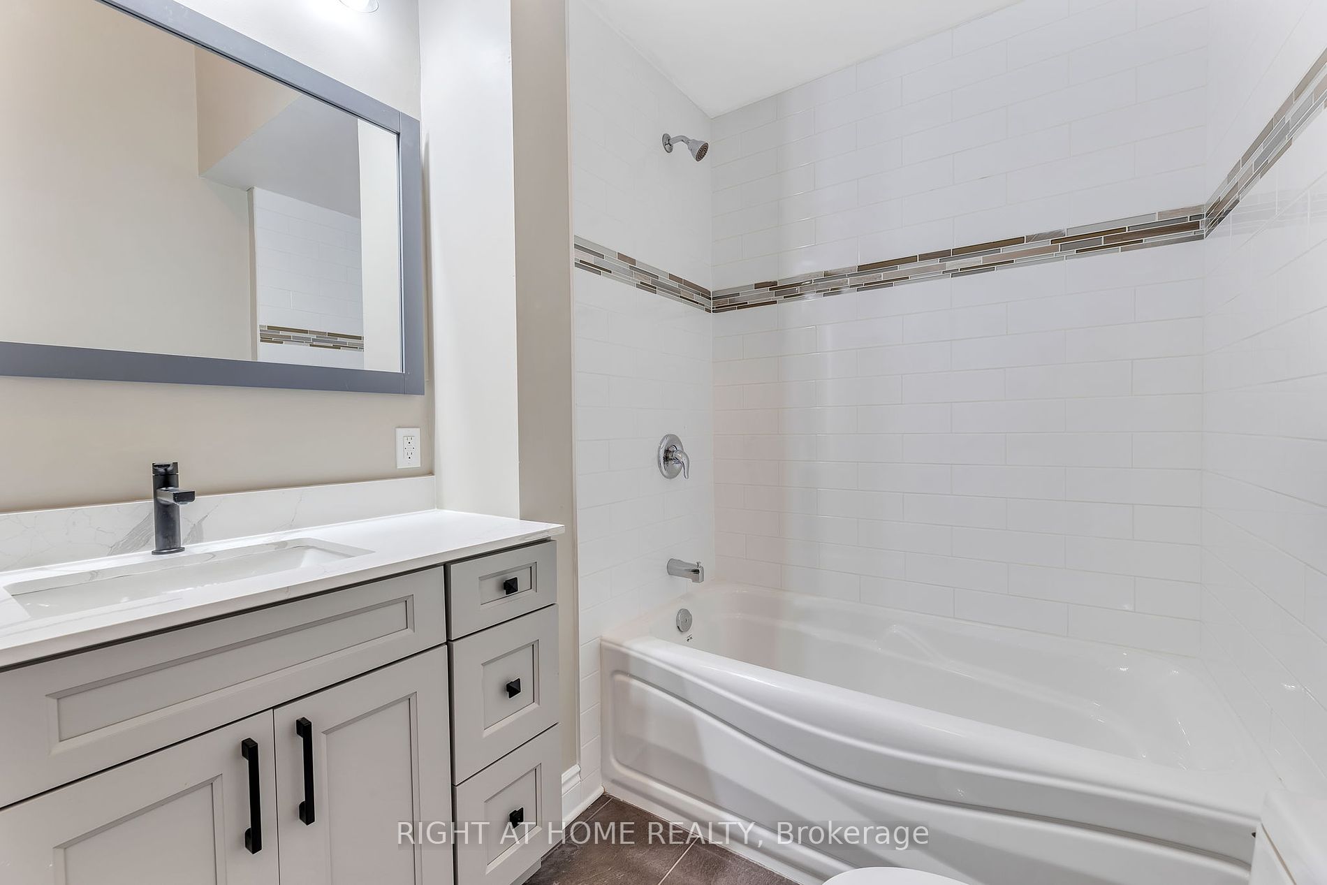 100 Cromwell Ave 1
