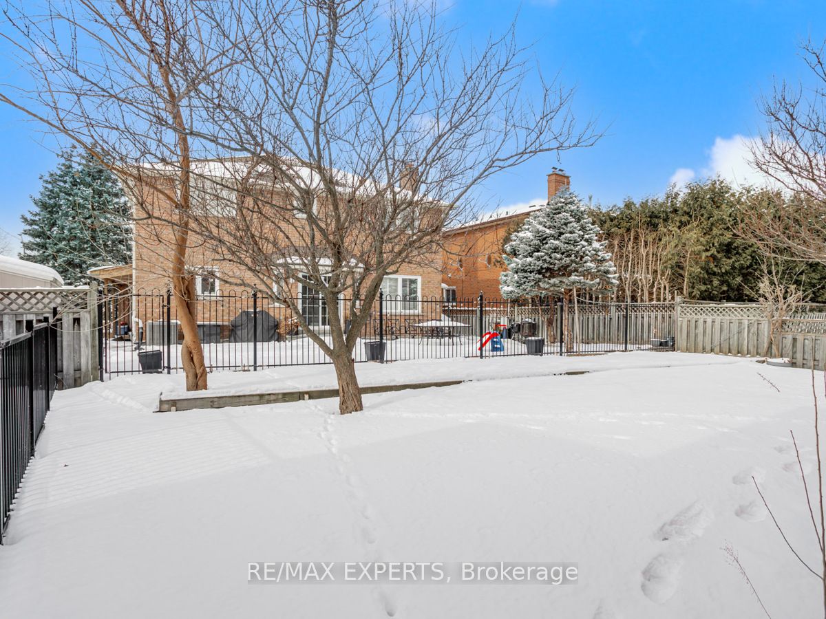 12 Arrowhead Dr