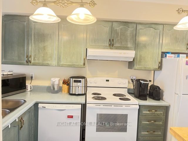 80 Strathaven Dr 25