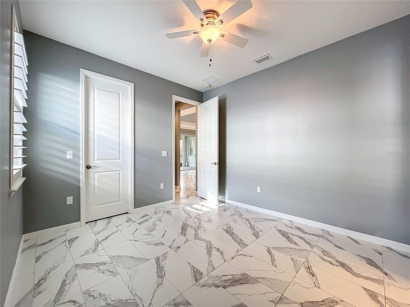 295 Northcote Court