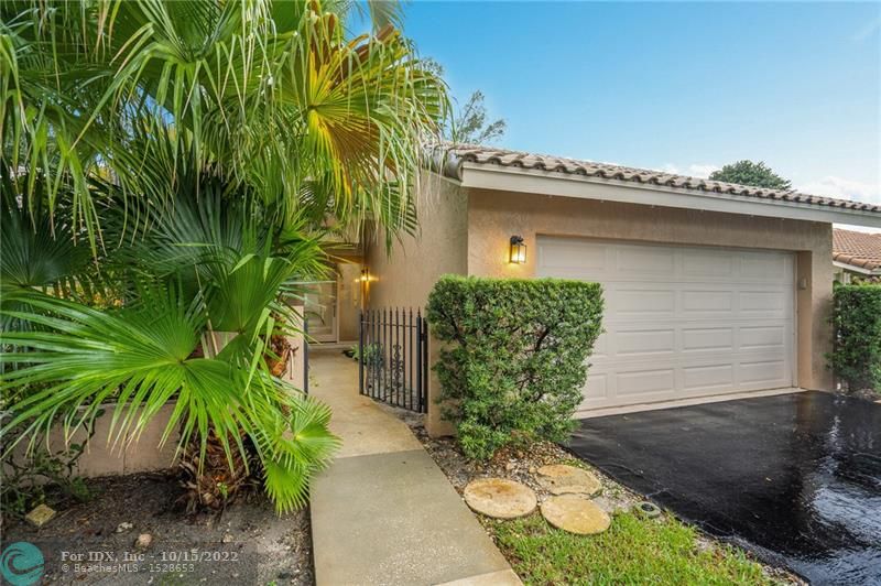 8912 E Escondido Way